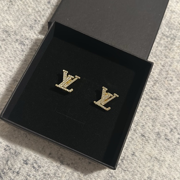 Cute Sparkling Gold Stud Earrings - Picture 2 of 8